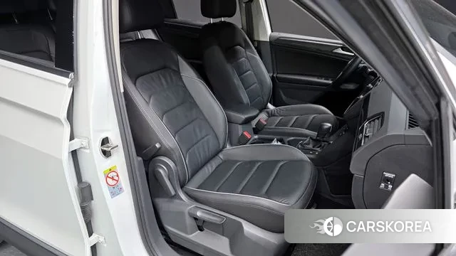 Volkswagen Tiguan second Generation 2020 Белый из Кореи, фото 3