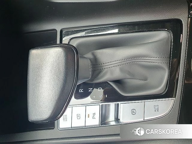 Hyundai The New Avante (CN7) 2024 Серебристо-серый из Кореи, фото 3