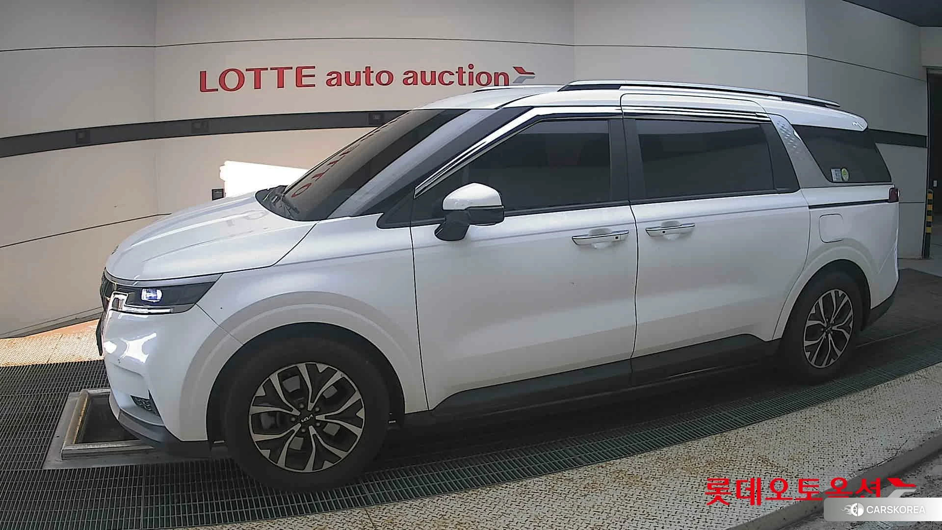 Kia Carnival 2022 Snow White Pearl (optional) из Кореи, фото 3