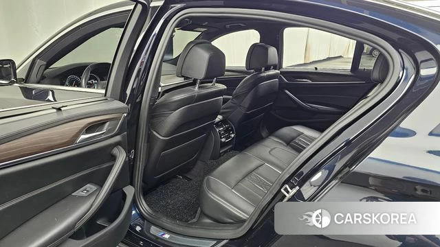 BMW 5 Series (G30) 2018 Черный из Кореи, фото 3