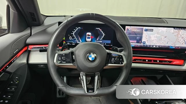 BMW 5 Series (G60) 2024 Белый из Кореи, фото 3