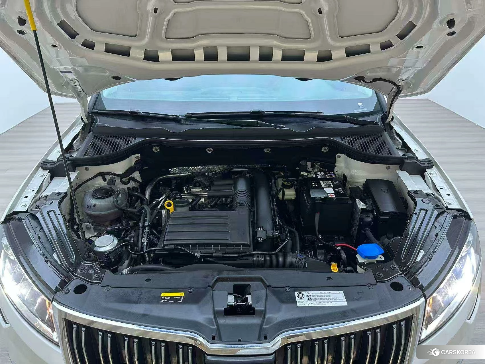 Skoda Krok 2022 Белый из Китая, фото 3