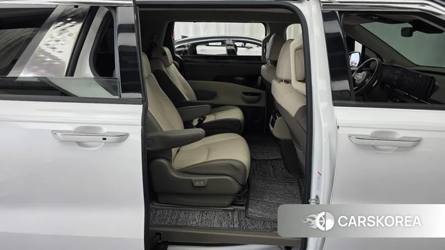 Kia Carnival 4th generation 2023 Белый из Кореи, фото 3
