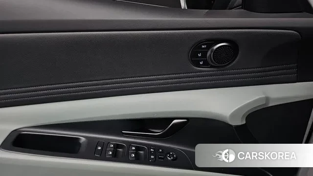 Hyundai The New Avante (CN7) 2023 Серебряный из Кореи, фото 3