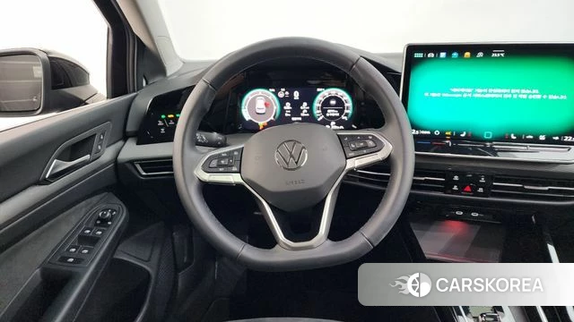 Volkswagen Golf 8th Generation 2025 Черный из Кореи, фото 3