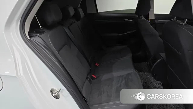 Volkswagen Golf 8th Generation 2022 Белый из Кореи, фото 3