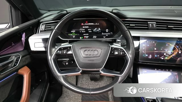 Audi e-Tron 2021 Белый из Кореи, фото 3