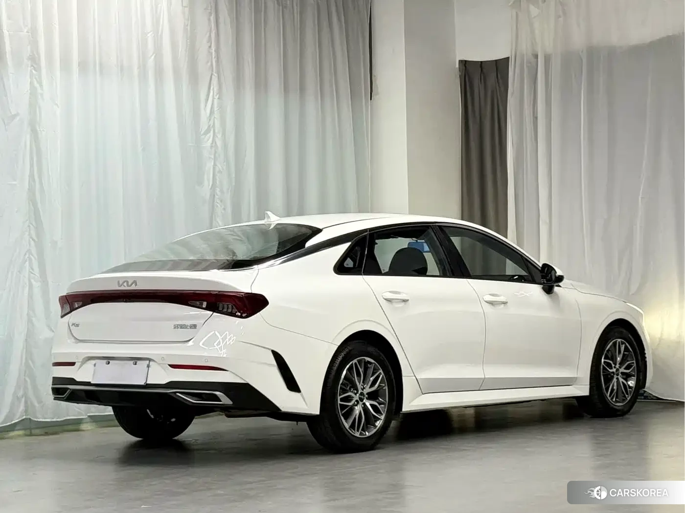 Kia K5 2021 Белый из Китая, фото 3