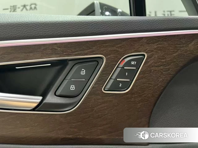 Audi Q7 2025 Черный из Китая, фото 3