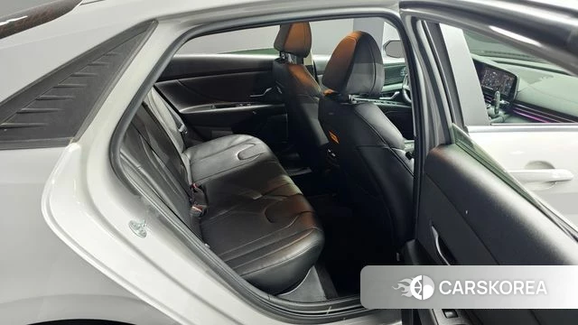Hyundai Avante (CN7) 2022 Серебристо-серый из Кореи, фото 3