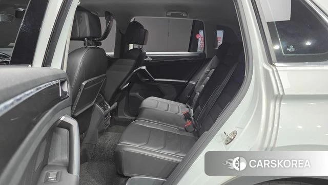 Volkswagen Tiguan second Generation 2020 Белый из Кореи, фото 3