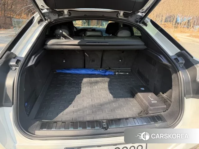 BMW X6 (G06) 2024 Белый из Кореи, фото 3