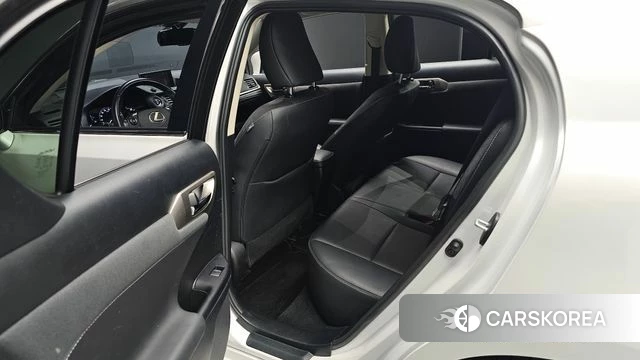 Lexus CT200h 2018 Белый из Кореи, фото 3