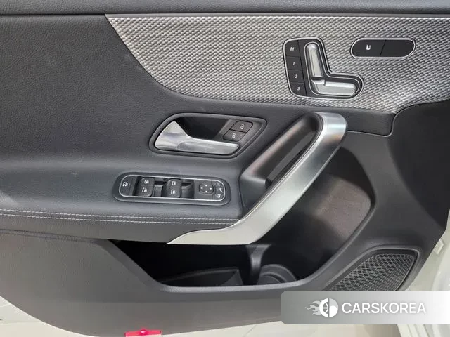 Mercedes-Benz A-Class W177 2021 Белый из Кореи, фото 3