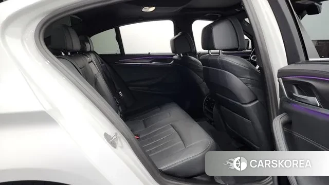 BMW 5 Series (G30) 2023 Белый из Кореи, фото 3