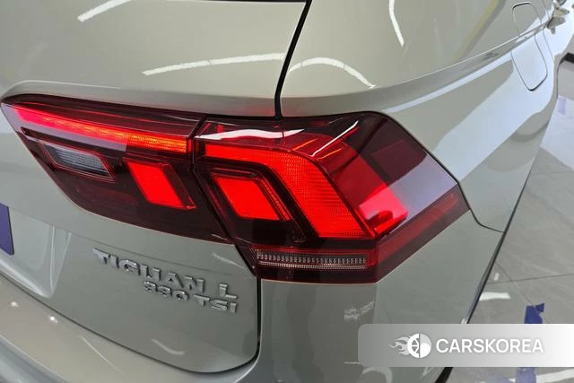 Volkswagen Tiguan L 2018 Темно-серый из Китая, фото 3