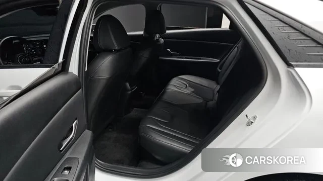 Hyundai Avante Hybrid (CN7) 2022 Белый из Кореи, фото 3