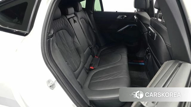 BMW X6 (G06) 2023 Белый из Кореи, фото 3