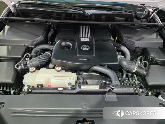 Lexus LX 2023 Белый из Китая, фото 3