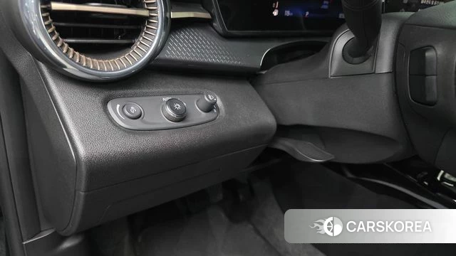 Chevrolet (GM Daewoo) Trax Crossover 2023 Черный из Кореи, фото 3