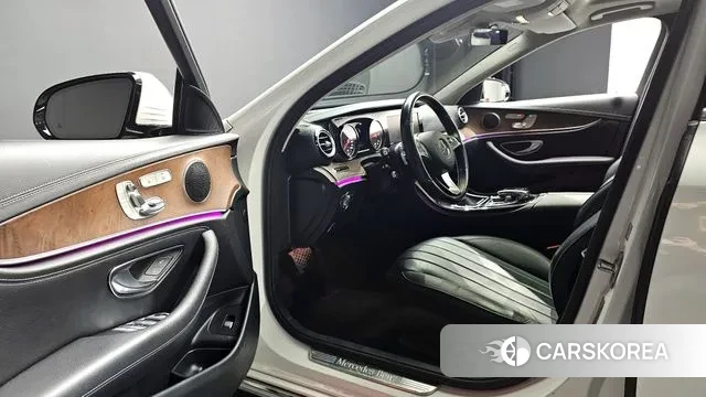 Mercedes-Benz E-Class W213 2018 Белый из Кореи, фото 3