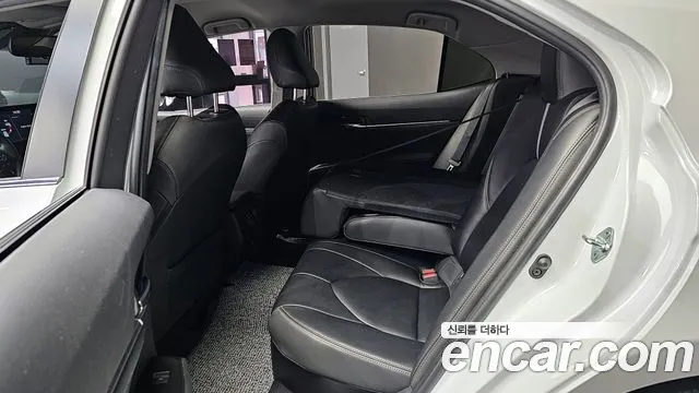 Toyota Camry (XV70) 2023 Белый из Кореи, фото 3