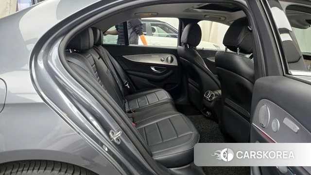 Mercedes-Benz E-Class W213 2018 Серый из Кореи, фото 3