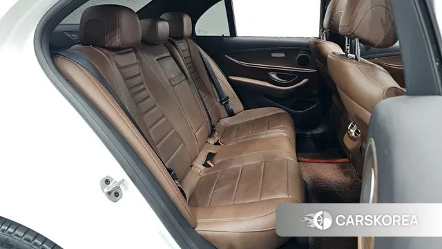Mercedes-Benz E-Class W213 2022 Белый из Кореи, фото 3