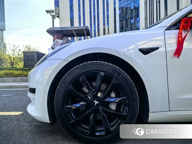 Tesla Model 3 2021 Белый из Китая, фото 3