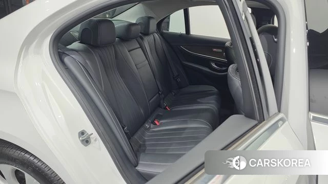 Mercedes-Benz E-Class W213 2019 Белый из Кореи, фото 3