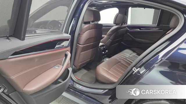 BMW 5 Series (G30) 2023 Черный из Кореи, фото 3