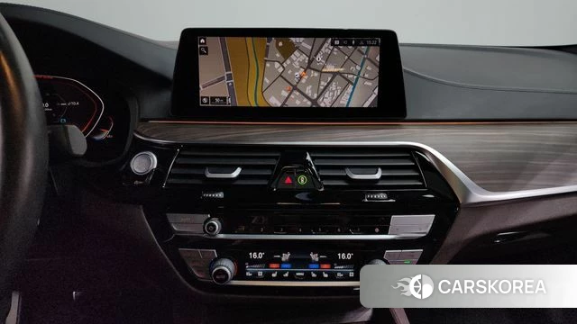 BMW 5 Series (G30) 2020 Белый из Кореи, фото 3