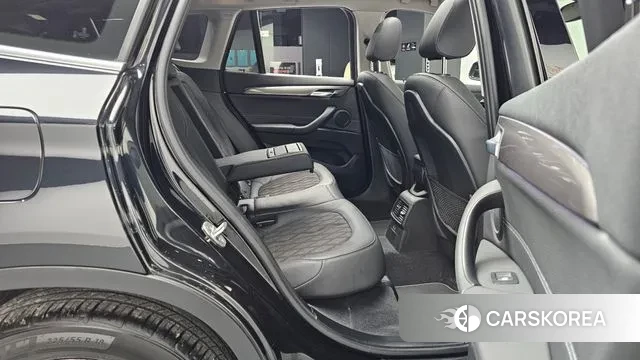 BMW X1 (F48) 2021 Черный из Кореи, фото 3