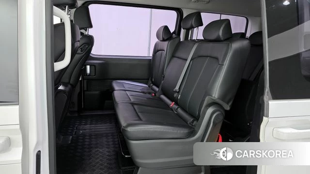 Hyundai Staria 2023 Белый из Кореи, фото 3