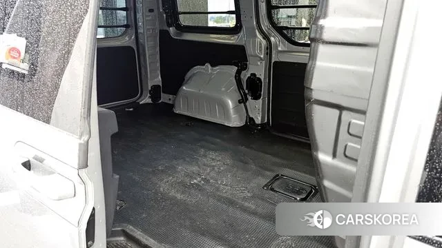 Hyundai Staria 2024 Серебряный из Кореи, фото 3