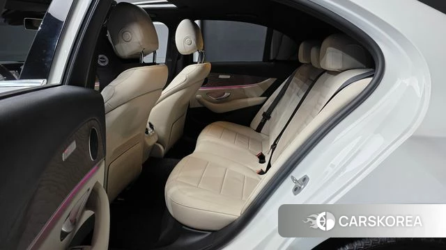 Mercedes-Benz E-Class W213 2022 Белый из Кореи, фото 3