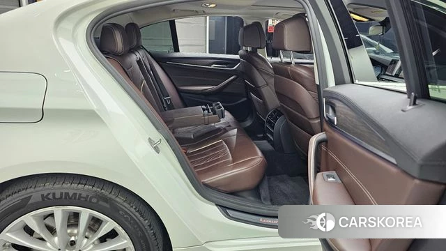 BMW 5 Series (G30) 2018 Белый из Кореи, фото 3