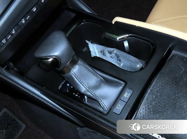 Lexus ES300h 7th generation 2023 Черный из Кореи, фото 3