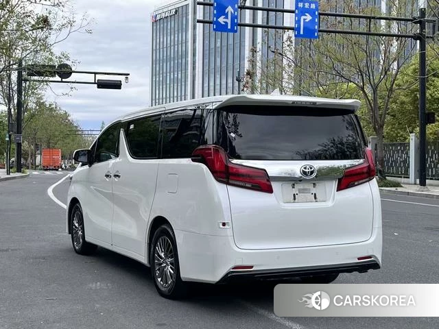 Toyota Elfa 2023 Белый из Китая, фото 3