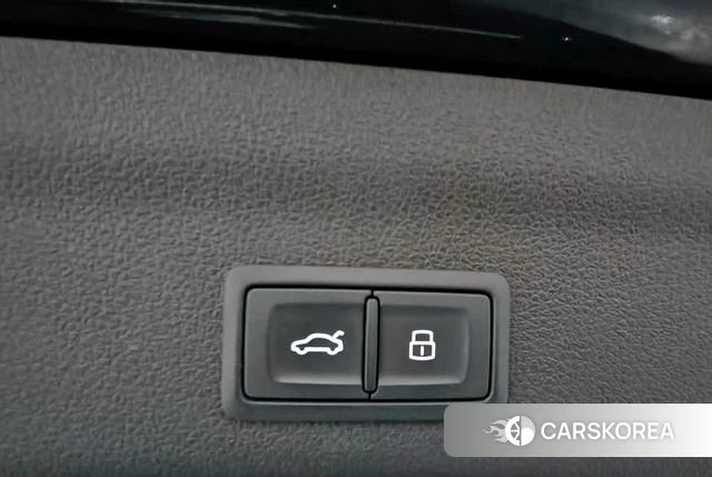 Audi A6 (import) 2023 Черный из Китая, фото 3
