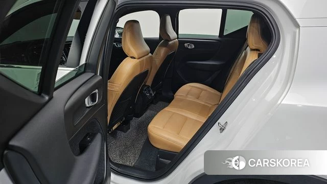 Volvo XC40 2021 Белый из Кореи, фото 3
