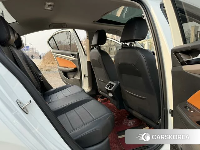 Volkswagen Bora 2023 Белый из Китая, фото 3