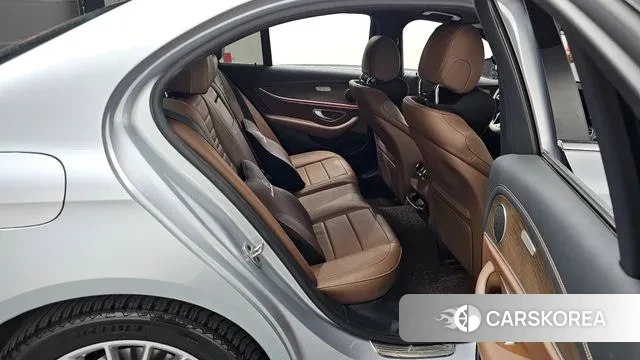 Mercedes-Benz E-Class W213 2021 Серебряный из Кореи, фото 3