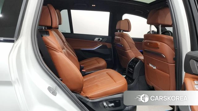 BMW X7 (G07) 2025 Белый из Кореи, фото 3