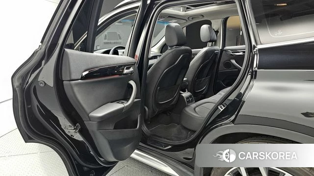 BMW X1 (F48) 2022 Черный из Кореи, фото 3