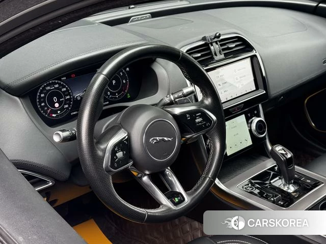 Jaguar XEL 2020 Белый из Китая, фото 3