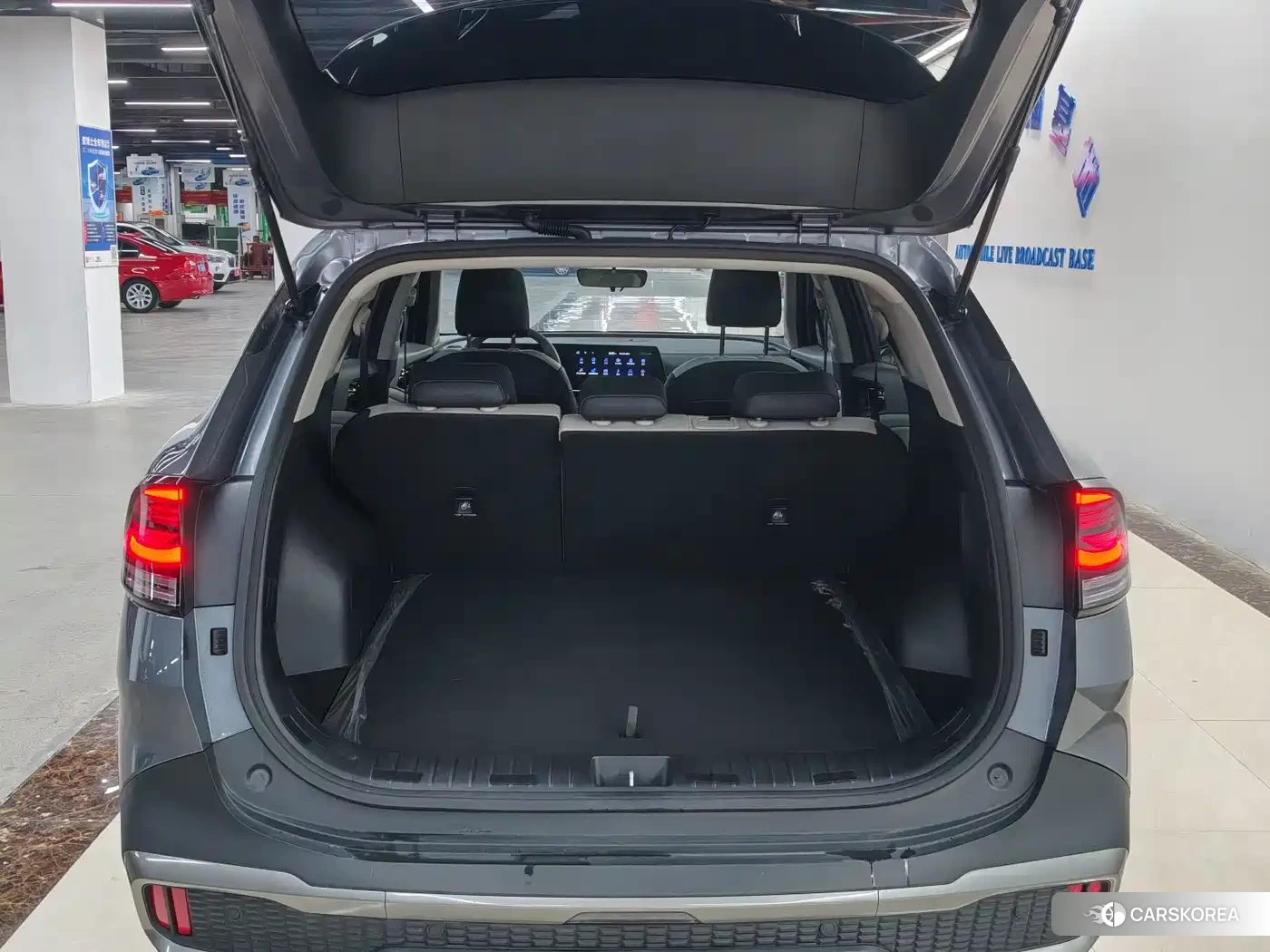 Kia Sportage 2026 Silver/gray из Китая, фото 3