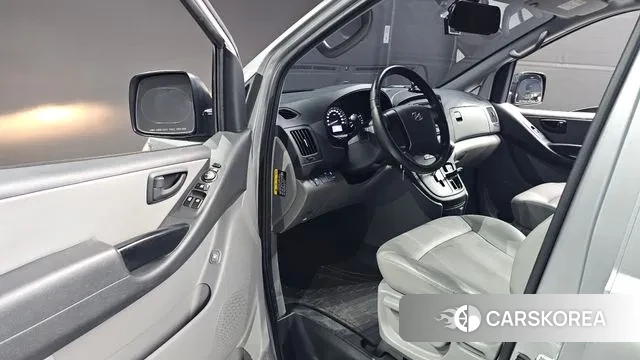 Hyundai The New Grand Starex 2020 Серебристо-серый из Кореи, фото 3