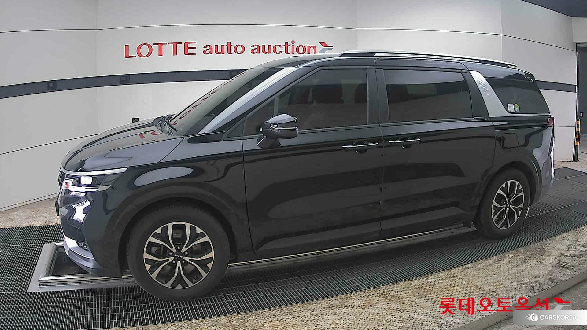 Kia Carnival 2023 Aurora Black Pearl из Кореи, фото 3