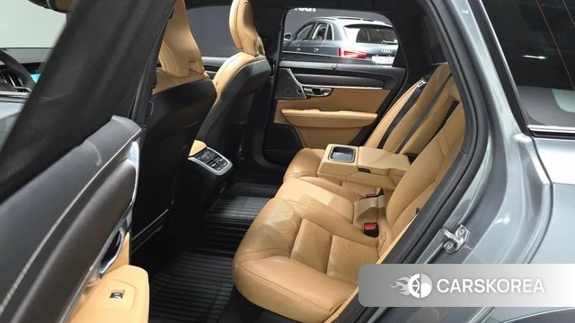 Volvo V90 Cross-Country 2020 Серебристо-серый из Кореи, фото 3